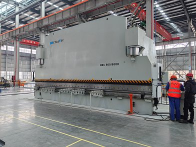 Фото 71 - MetalTec HBC 1200/6000 листогибочные гидравлические прессы с ЧПУ большого тоннажа.