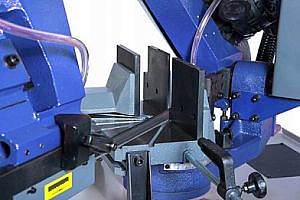 Фото 18 - MetalTec BS 250 SA Полуавтоматический ленточнопильный станок с поворотной рамой.