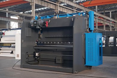 Фото 58 - MetalTec HBС 170/3200 4+1 ЧПУ МТ-15  Листогибочный пресс с ЧПУ.