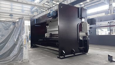 Фото 80 - MetalTec HBC 600/6000 листогибочные гидравлические прессы с ЧПУ большого тоннажа.