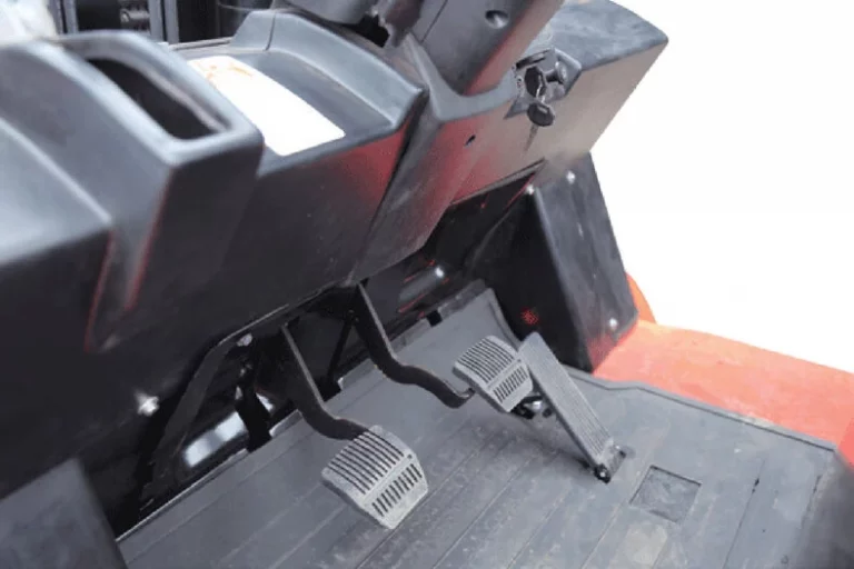 Фото 3 - Погрузчик вилочный дизельный EP Equipment CPCD70T8 OPTIMAL SERIES (Mitsubishi, 3F430, PT, SS + POS, кабина с отопителем).