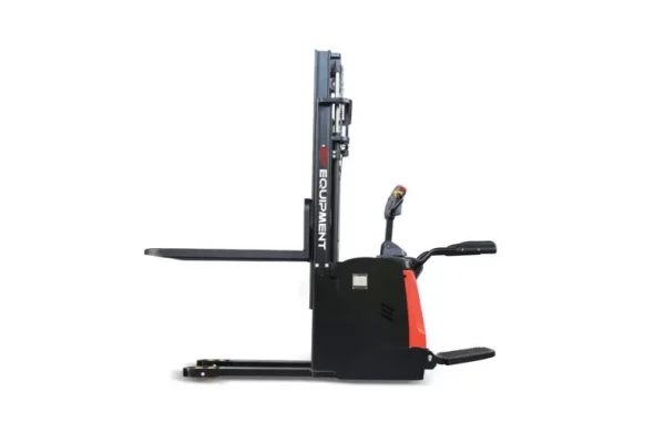 Фото 8 - Штабелер электрический самоходный EP Equipment ES20-20RAS PROFESSIONAL (LI-ION, 3F550, с платформой и поручнями).