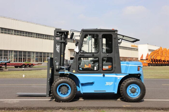 Фото 2 - Вилочный погрузчик TRF D50С-3M.